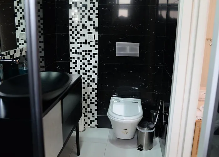 Appartamento Near Marques Pombal Square Lisbona