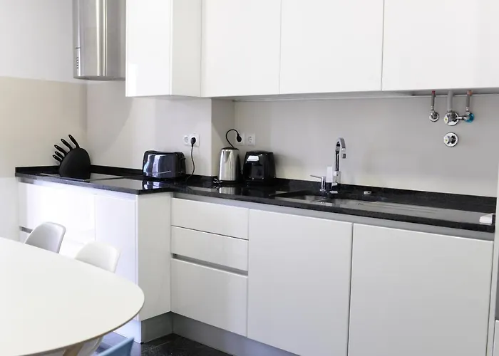 Appartamento Near Marques Pombal Square Lisbona